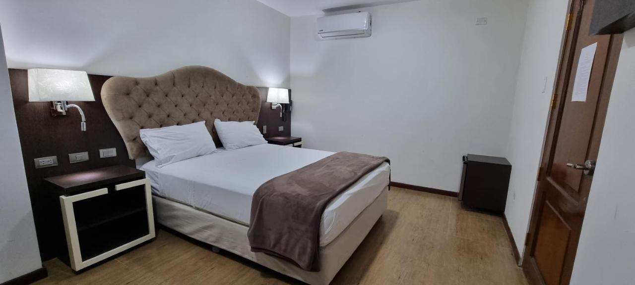 Hotel Imperio Real Trujillo Kültér fotó